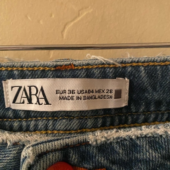 Zara straight leg super distressed jeans Sz.4 - Picture 4 of 4